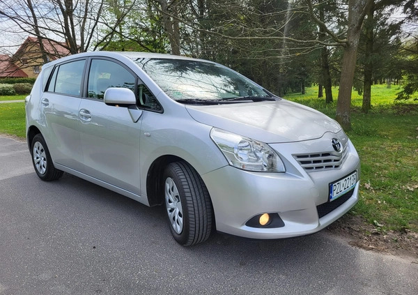 Toyota Verso cena 21900 przebieg: 196000, rok produkcji 2009 z Złotów małe 56